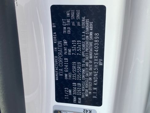 Used 2024 Kia Carnival SX Prestige FWD image 32