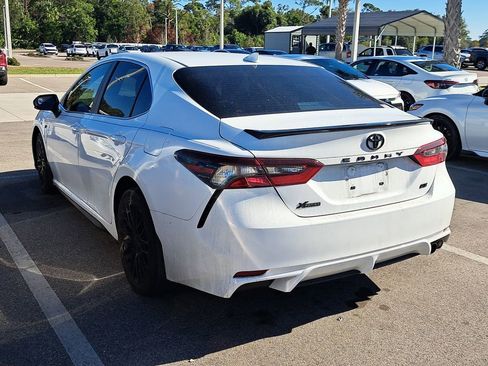 Used 2023 Toyota Camry SE image 2