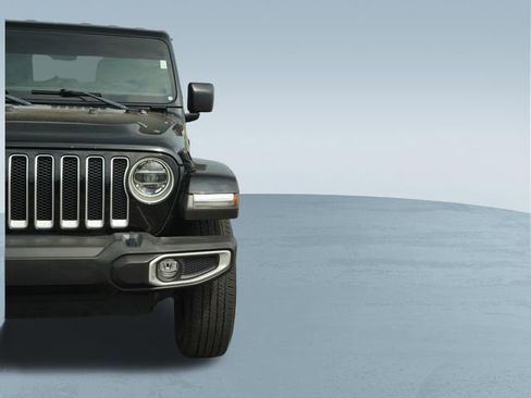 Used 2021 Jeep Wrangler Unlimited Sahara w/ LED Lighting Group AWD/4WD image 40