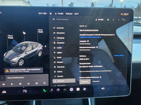 Used 2020 Tesla Model Y Long Range image 15