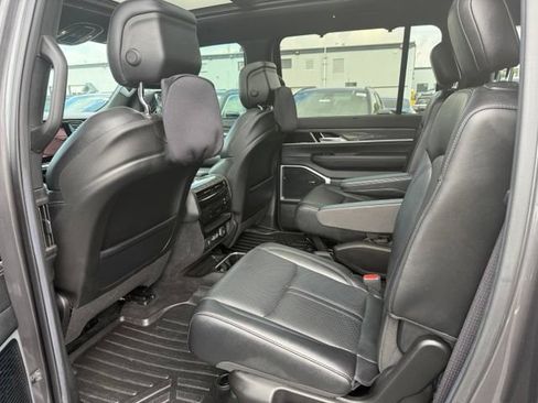 Certified 2022 Jeep Wagoneer Series II w/ Convenience Group I AWD/4WD image 23