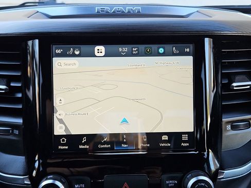 Used 2024 RAM 1500 Laramie image 19