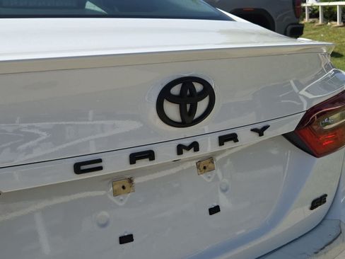 Used 2023 Toyota Camry SE FWD image 11