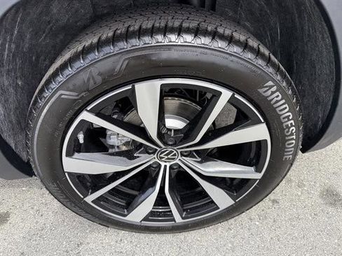 New 2025 Volkswagen Atlas Cross Sport SEL Premium R-Line image 15