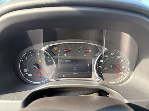 Certified 2023 GMC Acadia SLE image 17