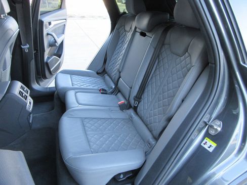 Used 2023 Audi SQ5 Premium Plus image 22