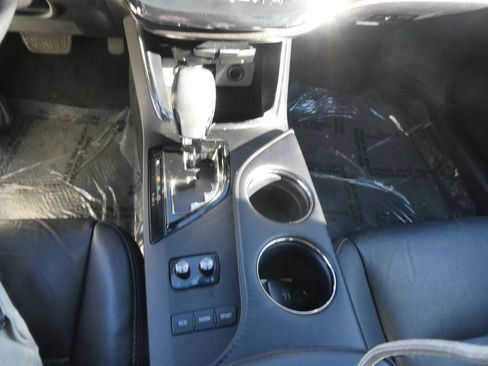 Used 2018 Toyota Avalon XLE image 22