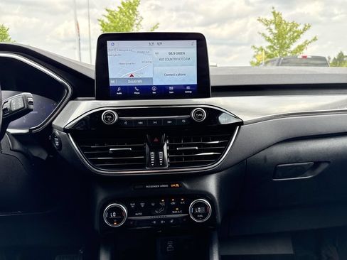 Used 2021 Ford Escape Titanium AWD/4WD image 22