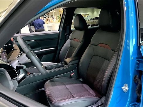 New 2025 Nissan Kicks SR image 18