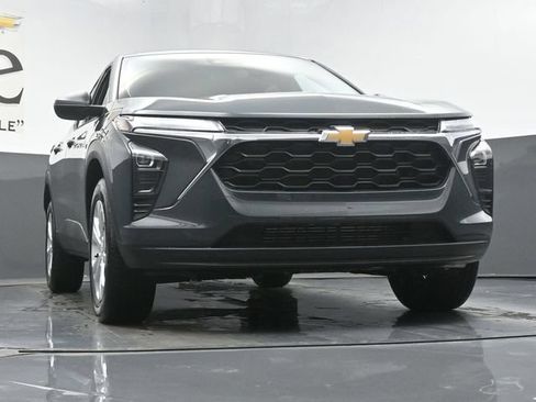 New 2026 Chevrolet Trax LS FWD image 3