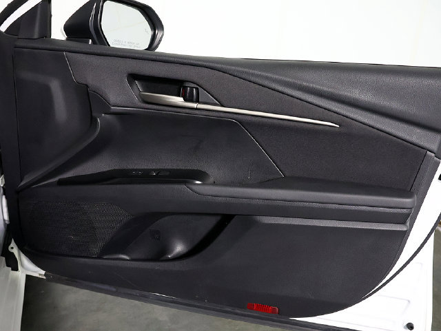 Used 2025 Toyota Camry LE FWD image 30