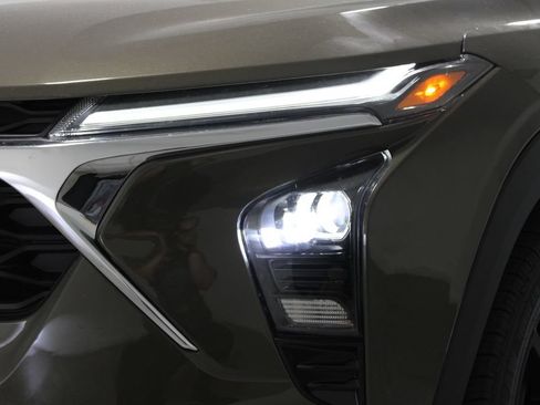 Used 2024 Chevrolet Trax ACTIV w/ Sunroof Package FWD image 52