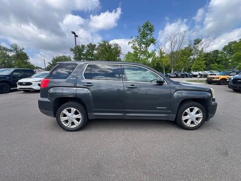 Used 2017 GMC Terrain SLE FWD image 4