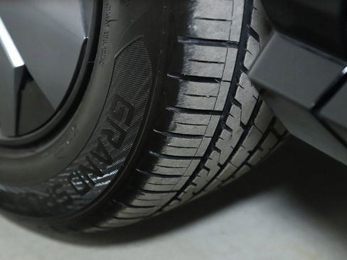 Used 2023 Nissan Ariya AWD image 35