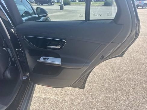 Used 2024 Mercedes-Benz GLC 300 image 23