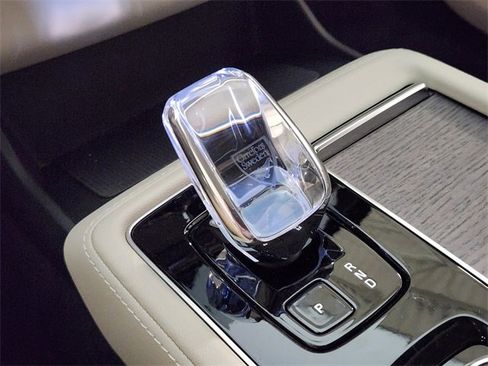 New 2026 Volvo XC90 B6 Ultra w/ Protection Package image 20