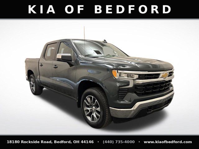 Used 2025 Chevrolet Silverado 1500 LT AWD/4WD image 3