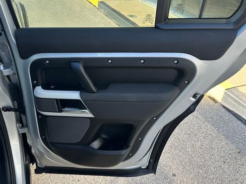 Used 2020 Land Rover Defender 110 First Edition image 25