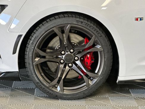 Used 2018 Chevrolet Camaro SS image 43