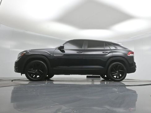 Used 2023 Volkswagen Atlas Cross Sport SE w/ Black Wheel Package AWD/4WD image 49
