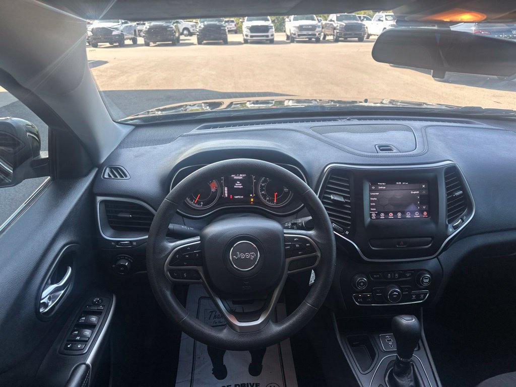 Used 2019 Jeep Cherokee Latitude w/ Popular Appearance Group FWD image 10