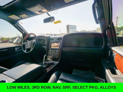 Used 2017 Lincoln Navigator Select image 27