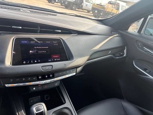 Used 2019 Cadillac XT4 Sport w/ Cold Weather Package FWD image 13