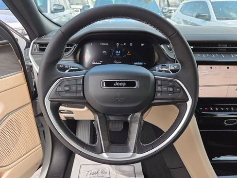 New 2026 Jeep Grand Cherokee L Limited RWD image 17