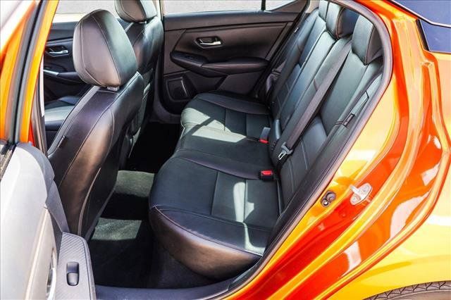 Used 2022 Nissan Sentra SR w/ SR Premium Package FWD image 21