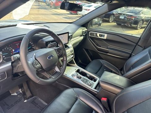 Used 2020 Ford Explorer XLT w/ Equipment Group 202A image 14