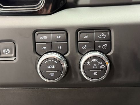 Used 2022 GMC Sierra 1500 AT4 image 26