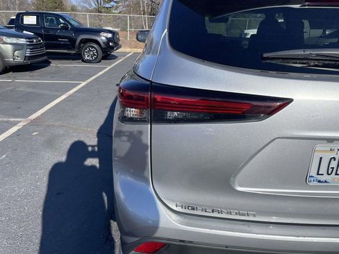 Used 2024 Toyota Highlander XSE image 20
