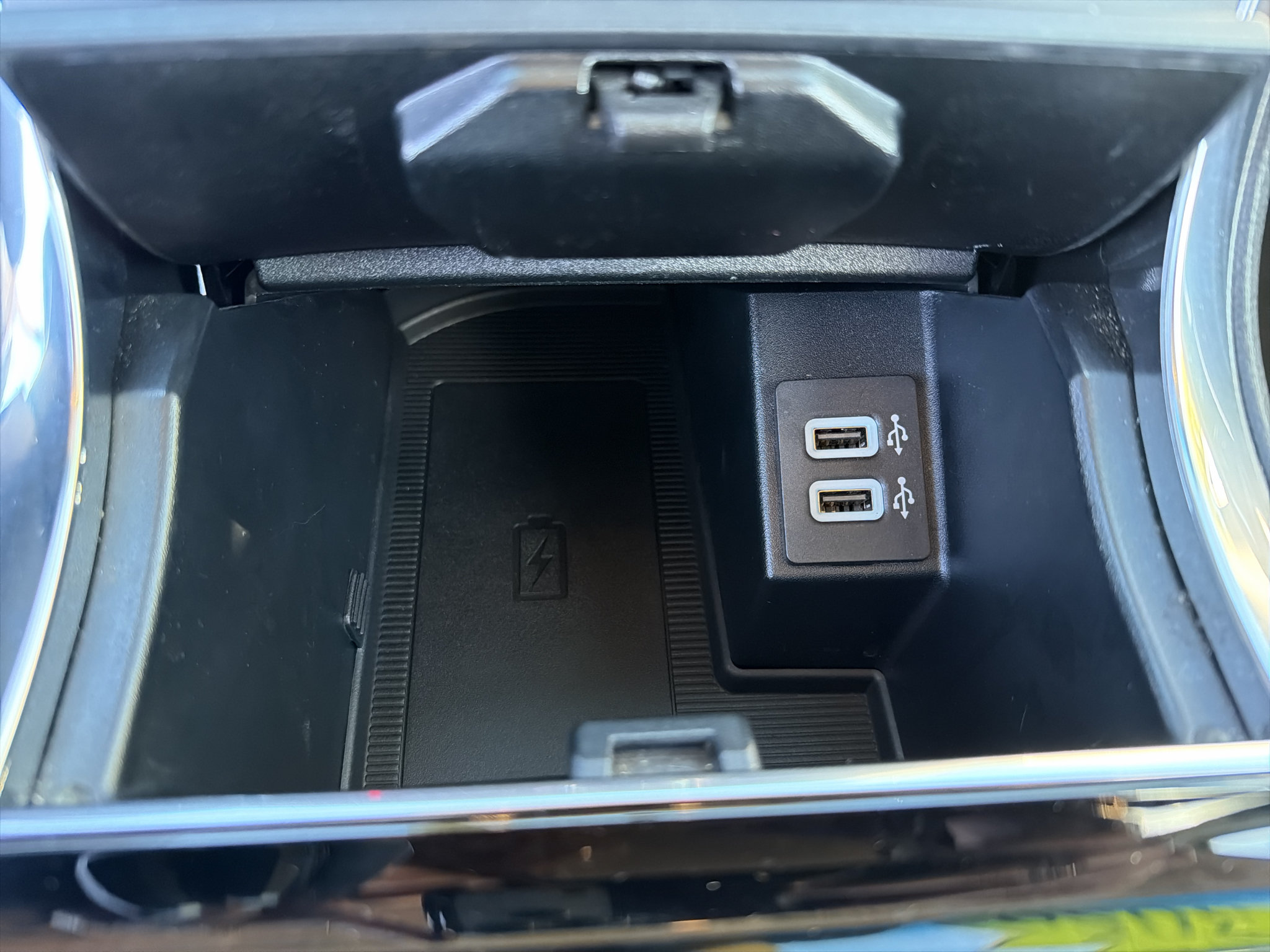 Used 2020 Ford Edge Titanium FWD image 14