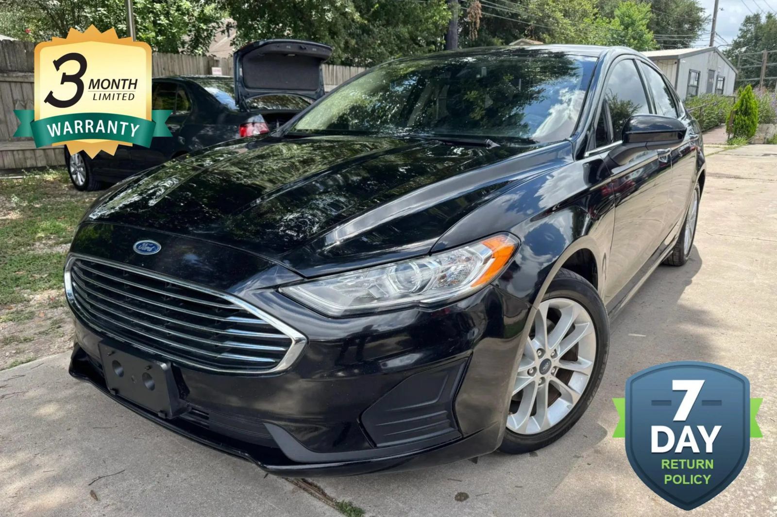 Used 2019 Ford Fusion SE FWD image 1