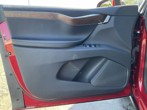 Used 2017 Tesla Model X 75D image 24