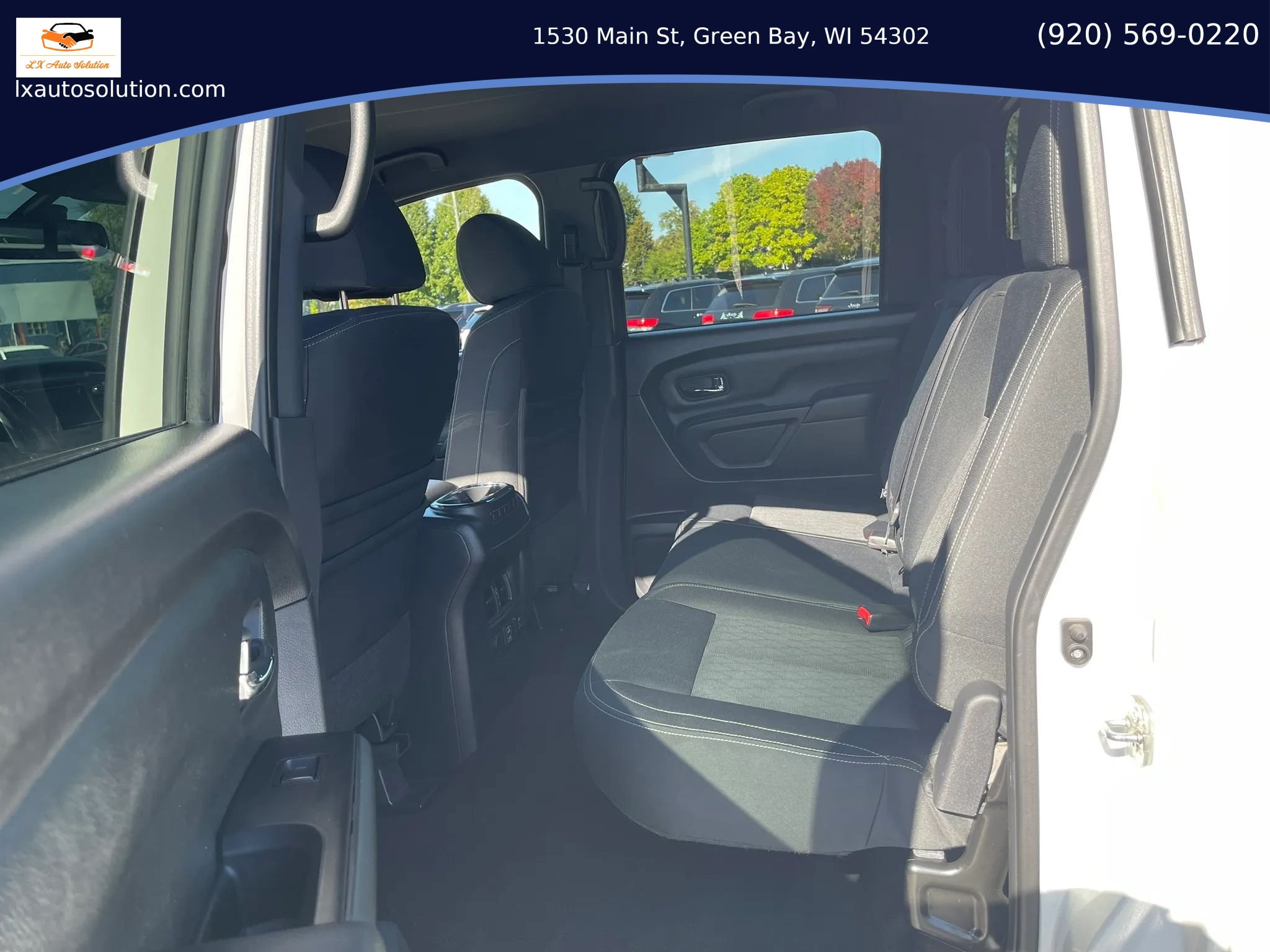 Used 2019 Nissan Titan SV w/ SV Convenience Package AWD/4WD image 13