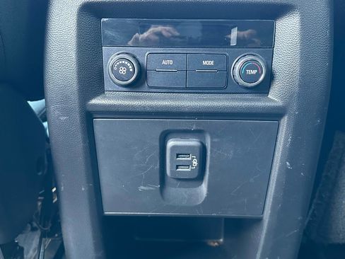 Certified 2020 Chevrolet Traverse LS image 31