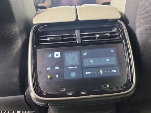 Used 2024 Rivian R1S Adventure image 30