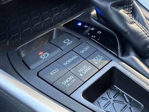 Used 2023 Toyota RAV4 XLE image 27