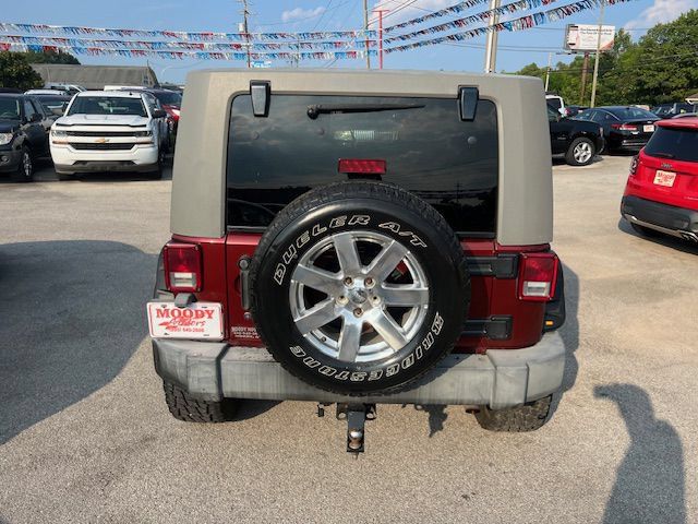 Used 2007 Jeep Wrangler Unlimited Sahara w/ Dual Top Group RWD image 6