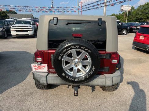 Used 2007 Jeep Wrangler Unlimited Sahara w/ Dual Top Group image 6