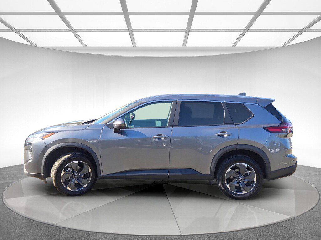 Used 2025 Nissan Rogue SV AWD/4WD image 6