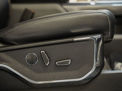 Used 2023 Ford F150 Lariat w/ Equipment Group 502A High image 43