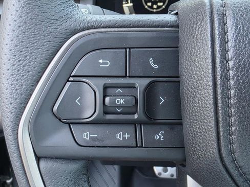 Used 2025 Toyota Tacoma TRD Sport AWD/4WD image 21