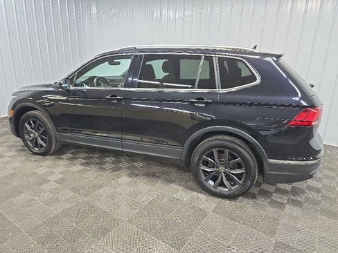 Used 2023 Volkswagen Tiguan SE AWD/4WD image 4