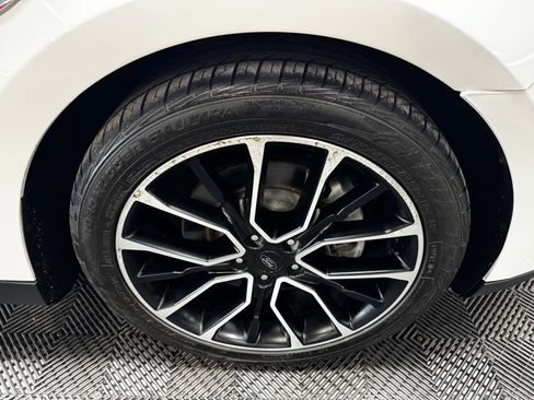 Used 2017 Ford Taurus SHO w/ Driver Assist Package image 18