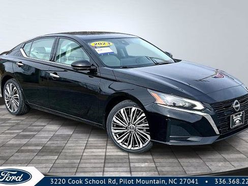 Used 2023 Nissan Altima 2.5 SL image 1