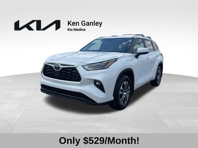 Used 2023 Toyota Highlander XLE