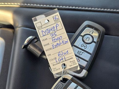 Certified 2025 Ford Expedition Max Platinum image 35