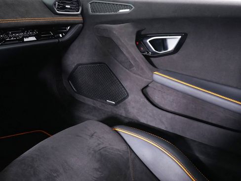 Used 2023 Lamborghini Huracan Tecnica RWD image 23
